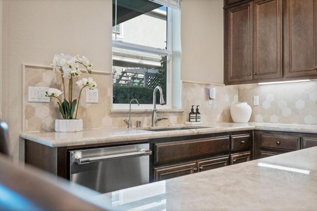 6752 Grasshopper Avenue, Newark, CA 94560