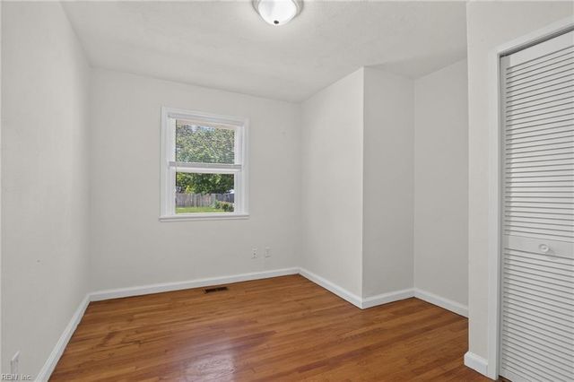 225 Castlewood RD, Portsmouth, VA 23702