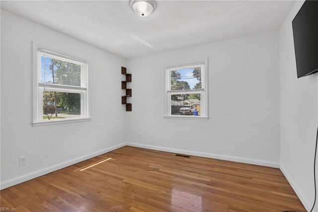 225 Castlewood RD, Portsmouth, VA 23702