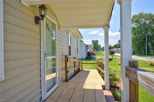 225 Castlewood RD, Portsmouth, VA 23702