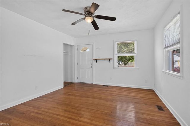 225 Castlewood RD, Portsmouth, VA 23702