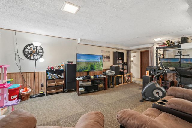 2921 12th Street S, Fargo, ND 58103