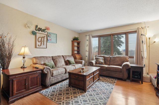 2921 12th Street S, Fargo, ND 58103