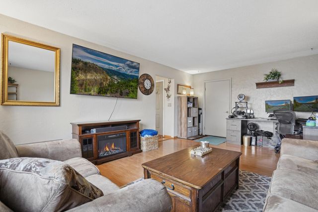 2921 12th Street S, Fargo, ND 58103