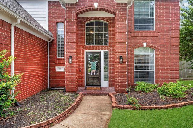 1306 Wynfield Drive, Deer Park, TX 77536