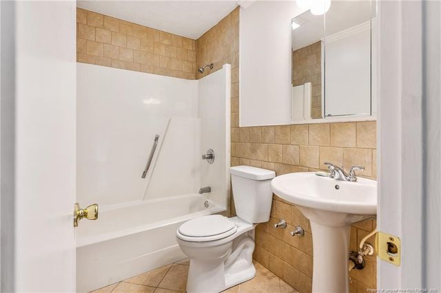 6837 Woodmark Drive, Fayetteville, NC 28314