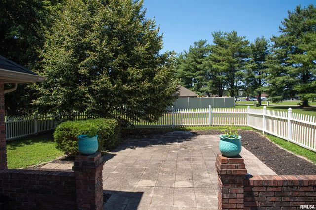 1602 Carmie Lane, Marion, IL 62959