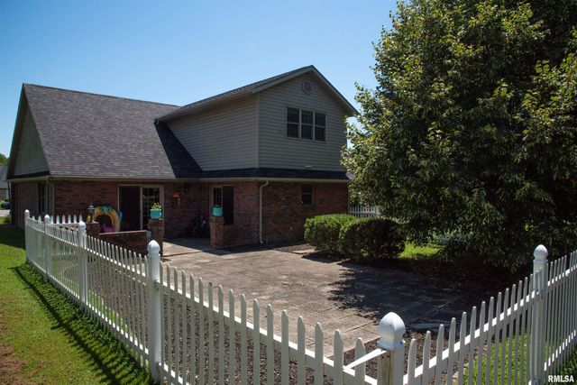 1602 Carmie Lane, Marion, IL 62959