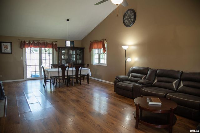 1602 Carmie Lane, Marion, IL 62959