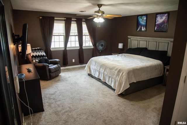 1602 Carmie Lane, Marion, IL 62959