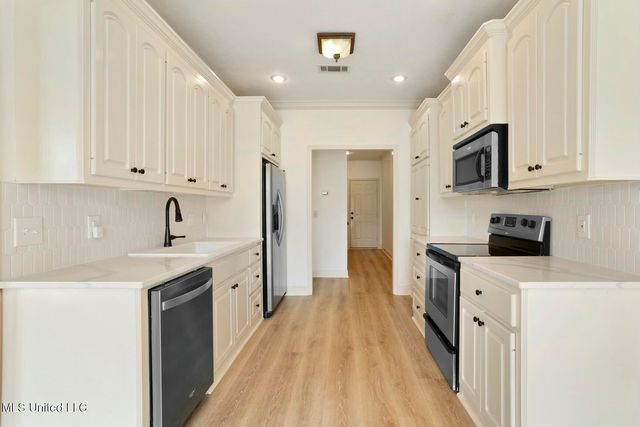 908 Fairview Place, Brandon, MS 39047
