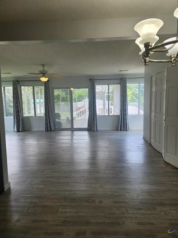 121 Bowman Drive, Cochran, GA 31014