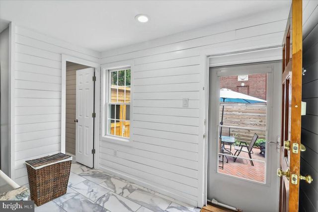 18 W GRAVERS LN, Philadelphia, PA 19118