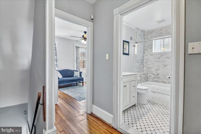 18 W GRAVERS LN, Philadelphia, PA 19118