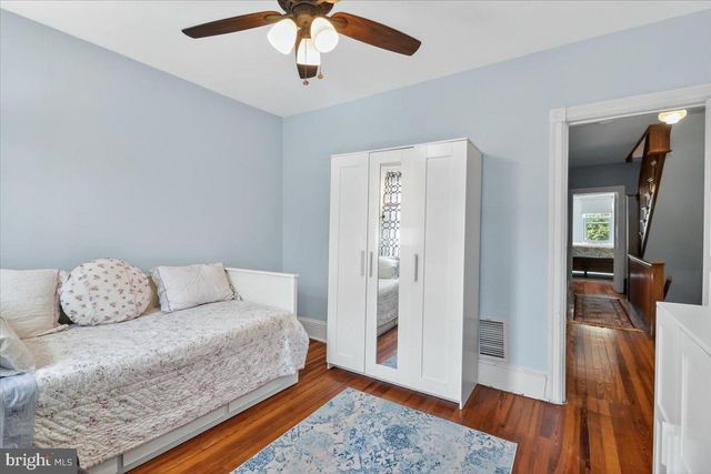 18 W GRAVERS LN, Philadelphia, PA 19118
