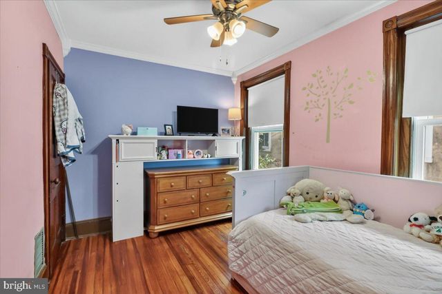 18 W GRAVERS LN, Philadelphia, PA 19118