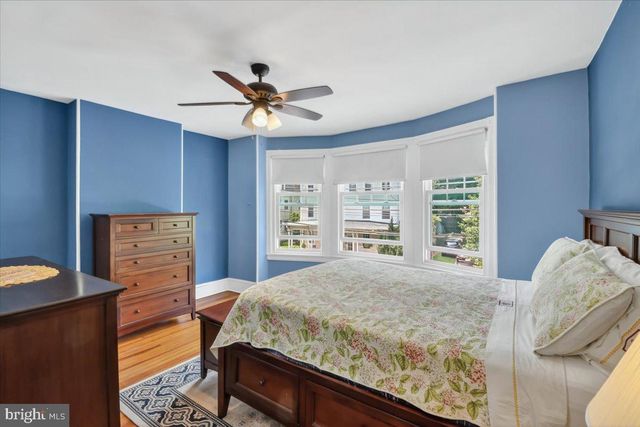 18 W GRAVERS LN, Philadelphia, PA 19118