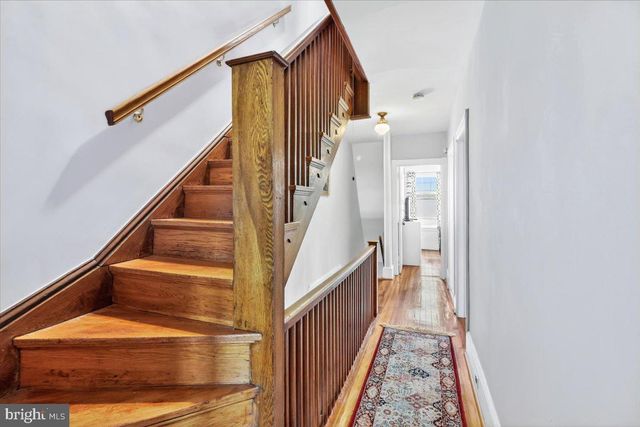 18 W GRAVERS LN, Philadelphia, PA 19118