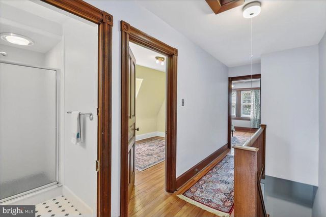 18 W GRAVERS LN, Philadelphia, PA 19118