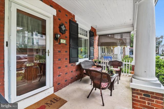 18 W GRAVERS LN, Philadelphia, PA 19118