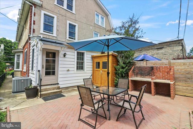 18 W GRAVERS LN, Philadelphia, PA 19118