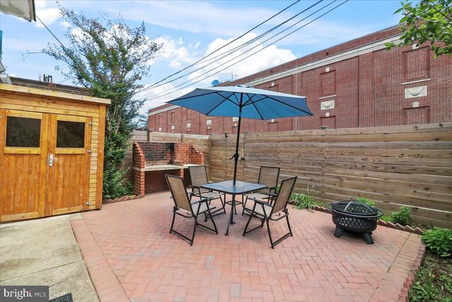 18 W GRAVERS LN, Philadelphia, PA 19118