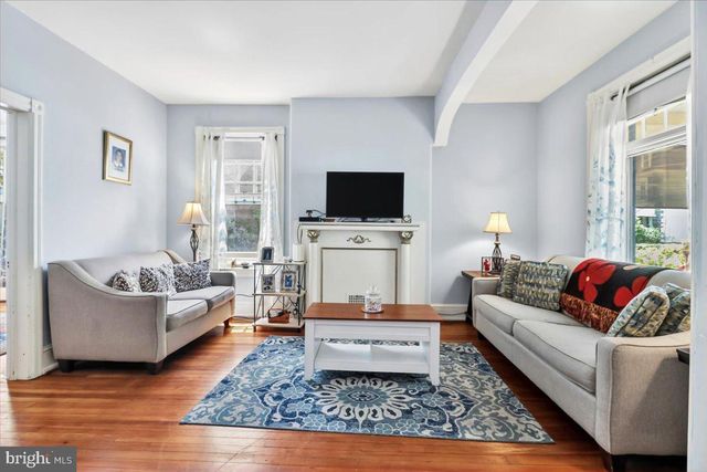 18 W GRAVERS LN, Philadelphia, PA 19118