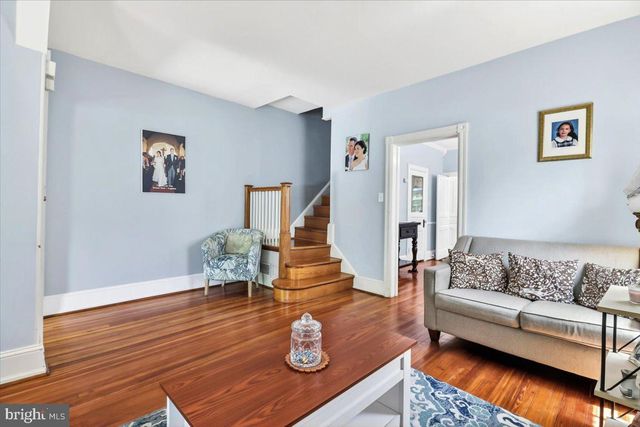 18 W GRAVERS LN, Philadelphia, PA 19118