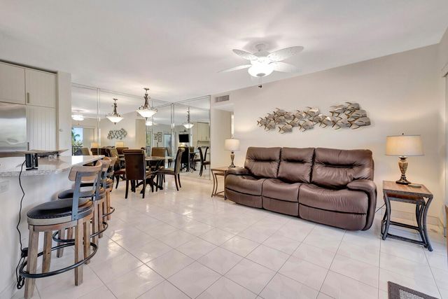 7547 S Oriole Boulevard 202, Delray Beach, FL 33446