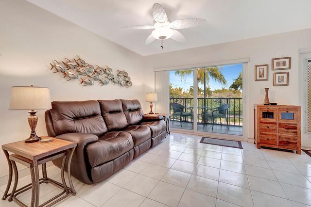 7547 S Oriole Boulevard 202, Delray Beach, FL 33446