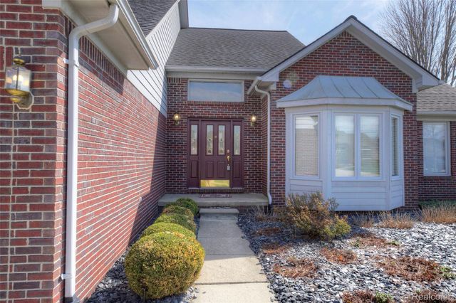 15756 Lamont Drive, Macomb Township, MI 48042