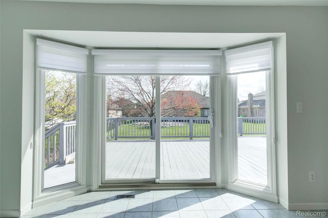 15756 Lamont Drive, Macomb Township, MI 48042