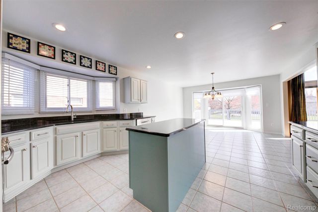 15756 Lamont Drive, Macomb Township, MI 48042