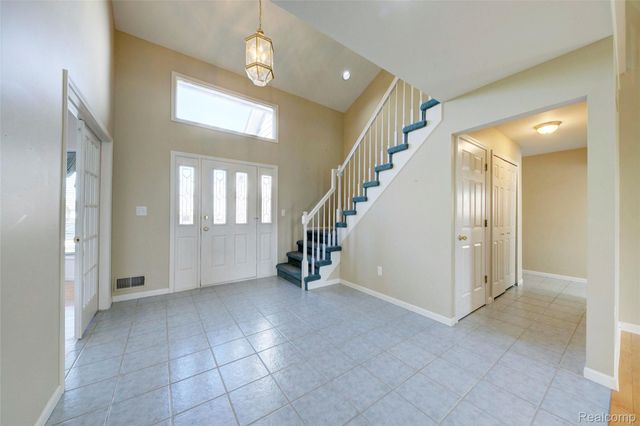 15756 Lamont Drive, Macomb Township, MI 48042