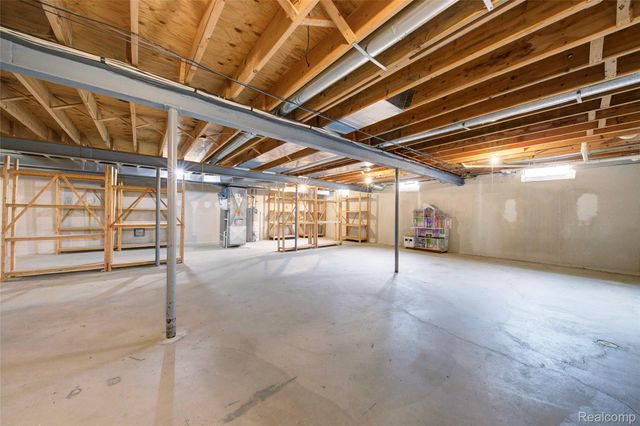 15756 Lamont Drive, Macomb Township, MI 48042