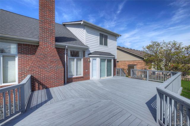 15756 Lamont Drive, Macomb Township, MI 48042