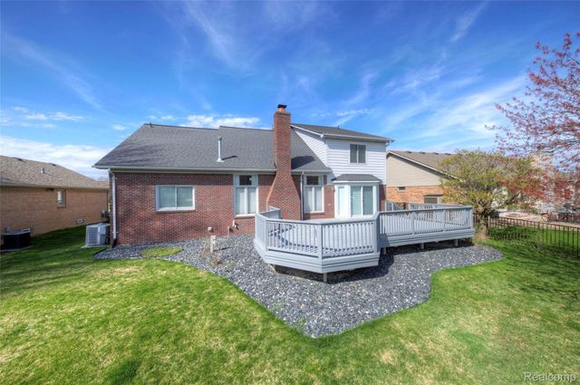 15756 Lamont Drive, Macomb Township, MI 48042