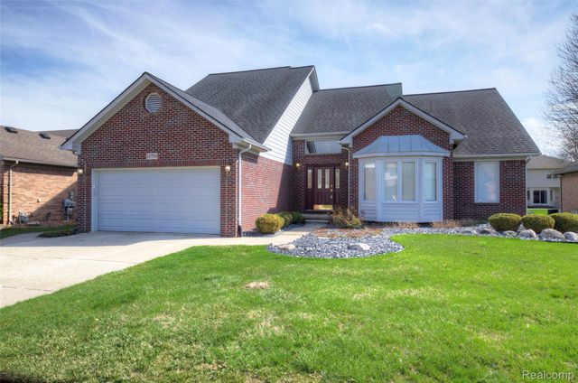 15756 Lamont Drive, Macomb Township, MI 48042