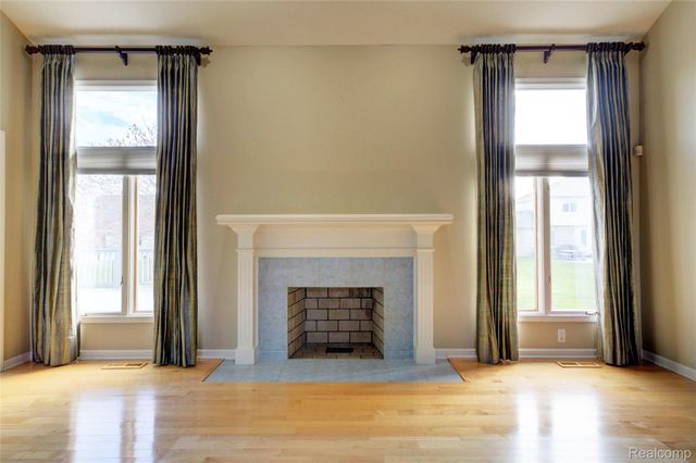 15756 Lamont Drive, Macomb Township, MI 48042