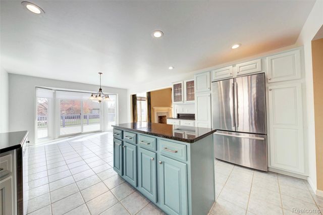 15756 Lamont Drive, Macomb Township, MI 48042