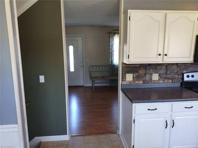 113 Merrydale Court, King, NC 27021