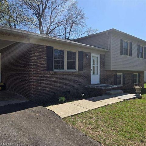 113 Merrydale Court, King, NC 27021