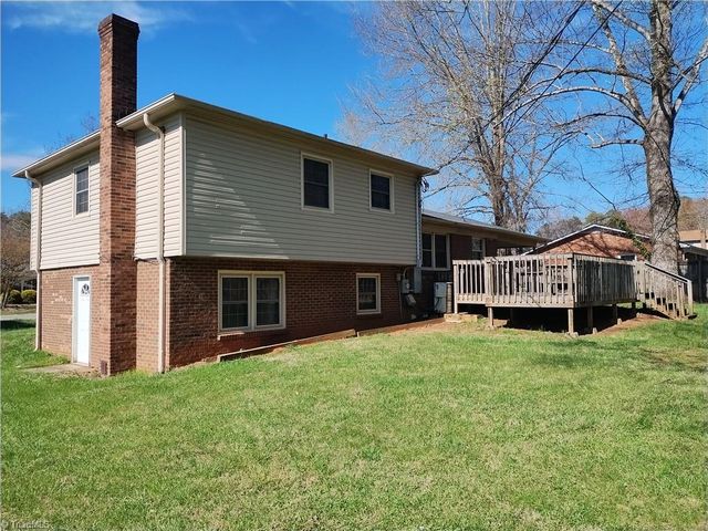 113 Merrydale Court, King, NC 27021