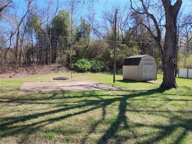 113 Merrydale Court, King, NC 27021