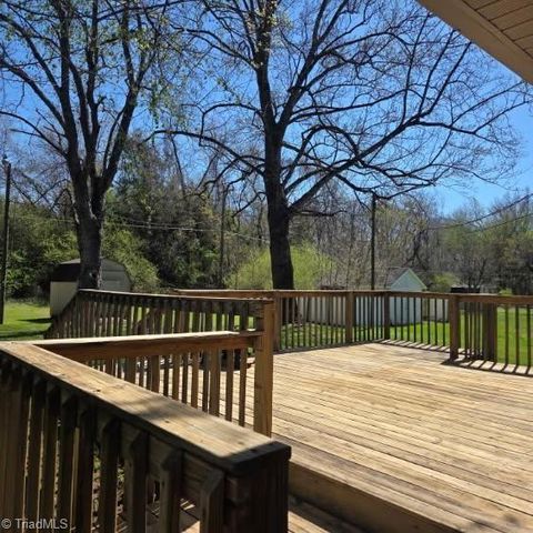 113 Merrydale Court, King, NC 27021