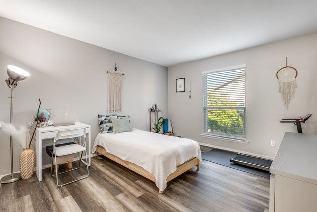 10650 Steppington Drive 212, Dallas, TX 75230