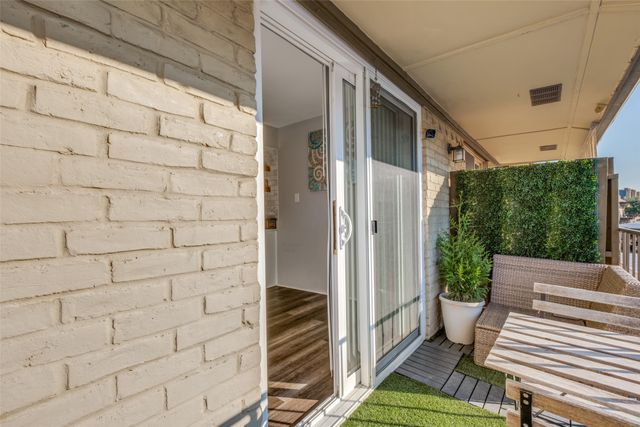 10650 Steppington Drive 212, Dallas, TX 75230