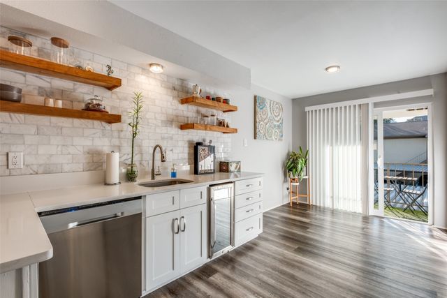 10650 Steppington Drive 212, Dallas, TX 75230