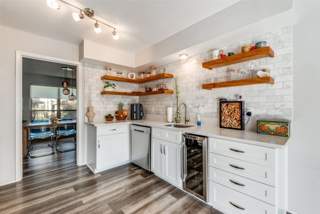 10650 Steppington Drive 212, Dallas, TX 75230