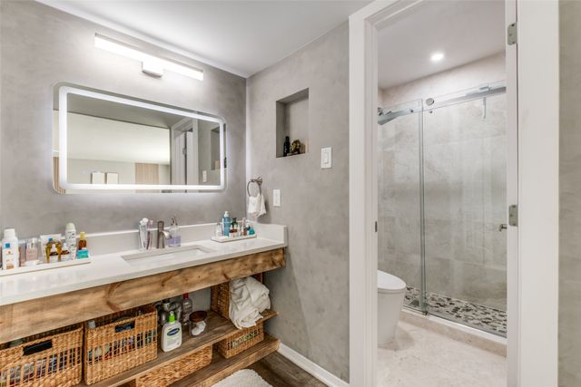 10650 Steppington Drive 212, Dallas, TX 75230